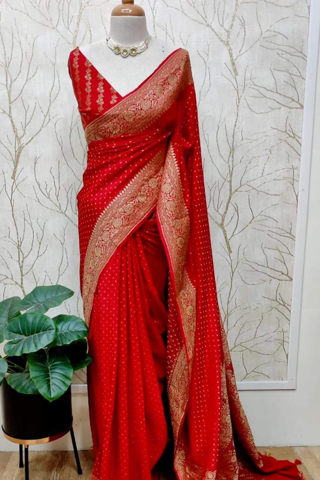 Pure Khadi Crepe Georgette Silk Saree - Red image